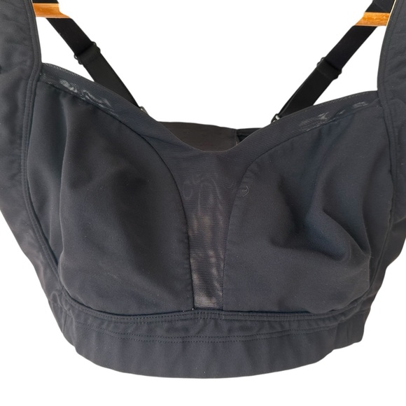 Lululemon TaTa Tamer Bra - Picture 10 of 16